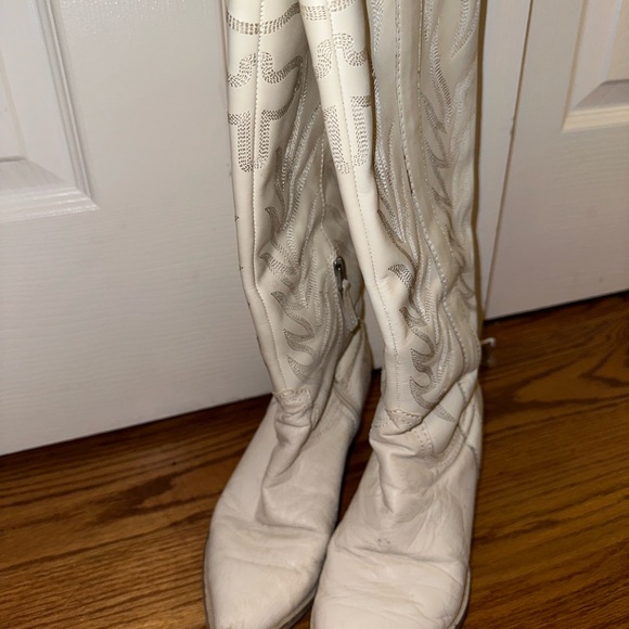 DOLCE VITA WHITE COWBOY BOOTS - Picture 3 of 5